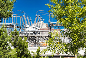 330kV�ߵ�ѹ����װ����������
